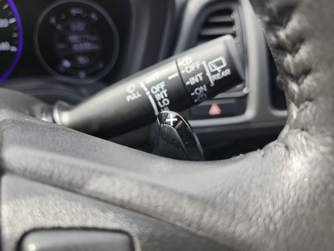 Used 2019 Honda HR-V Sport image 32