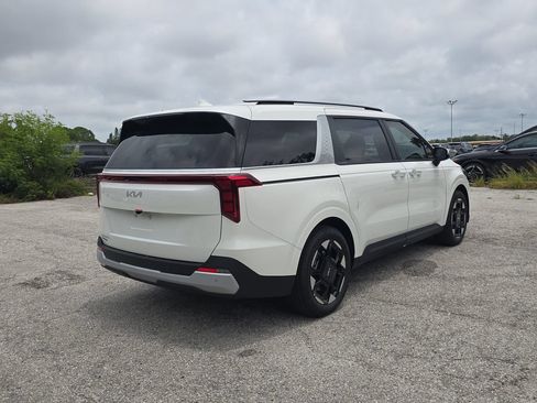 New 2026 Kia Carnival EX FWD image 8