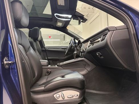 Certified 2024 Porsche Macan S AWD/4WD image 25