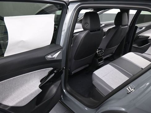 New 2026 Volkswagen ID.4 Pro AWD/4WD image 38