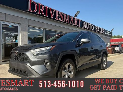 Used 2023 Toyota RAV4 XLE AWD/4WD image 1