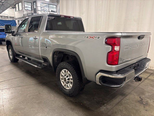 Used 2025 Chevrolet Silverado 2500 LT w/ Convenience Package AWD/4WD image 6