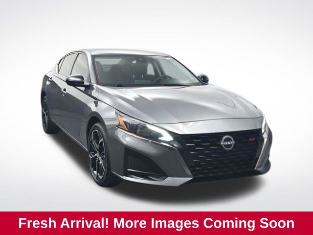 Used 2024 Nissan Altima 2.5 SR FWD image 1