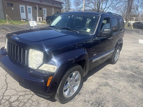 Used 2012 Jeep Liberty Sport image 13