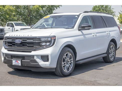 Used 2025 Ford Expedition Active AWD/4WD image 7