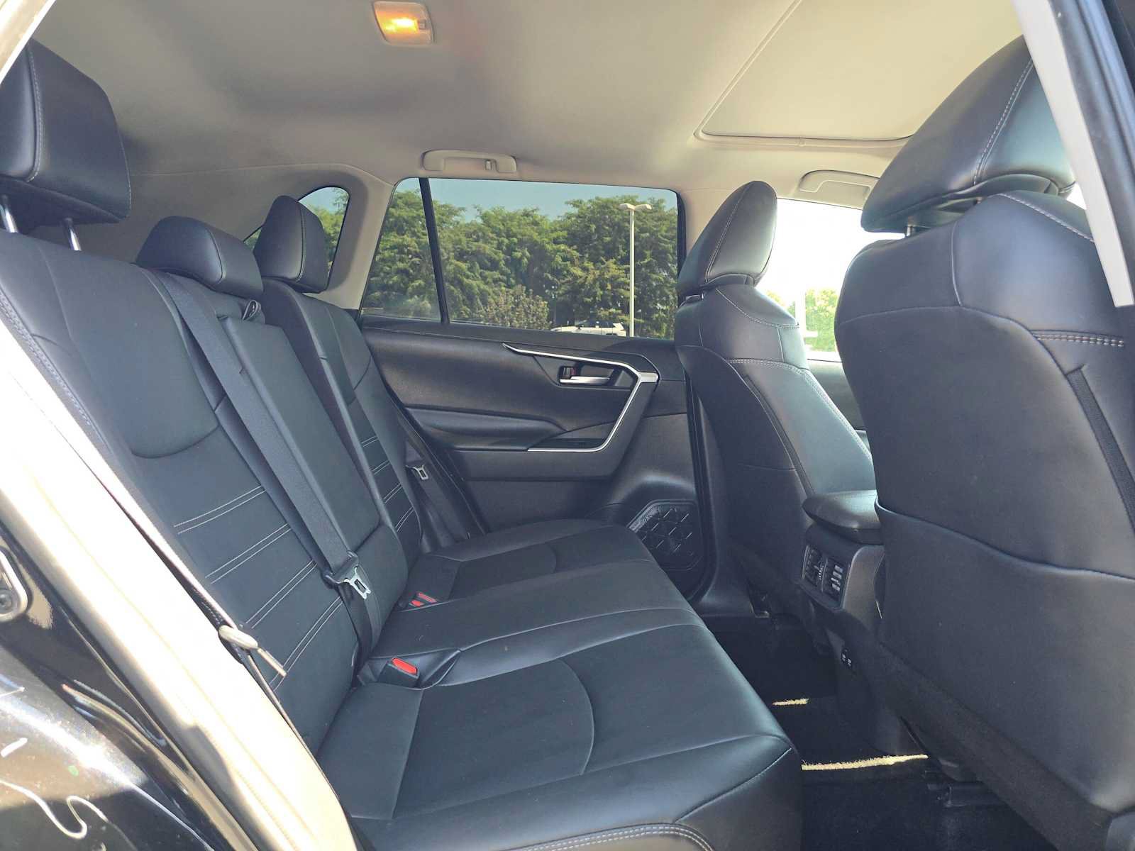 Used 2019 Toyota RAV4 XLE Premium w/ Carpet Mat Package FWD image 12