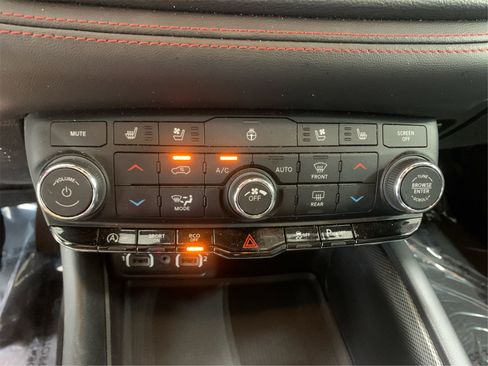 Used 2023 Dodge Durango GT image 27