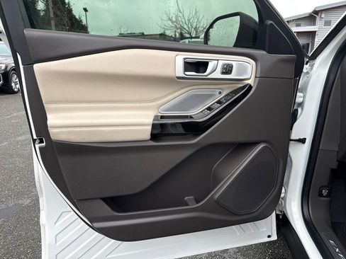 Used 2021 Ford Explorer Platinum w/ Equipment Group 601A image 12