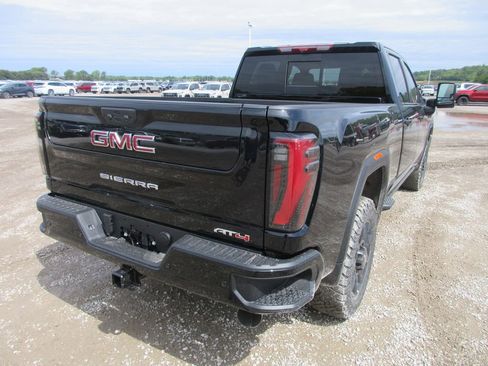 New 2026 GMC Sierra 2500 AT4 w/ AT4 Premium Plus Package AWD/4WD image 5