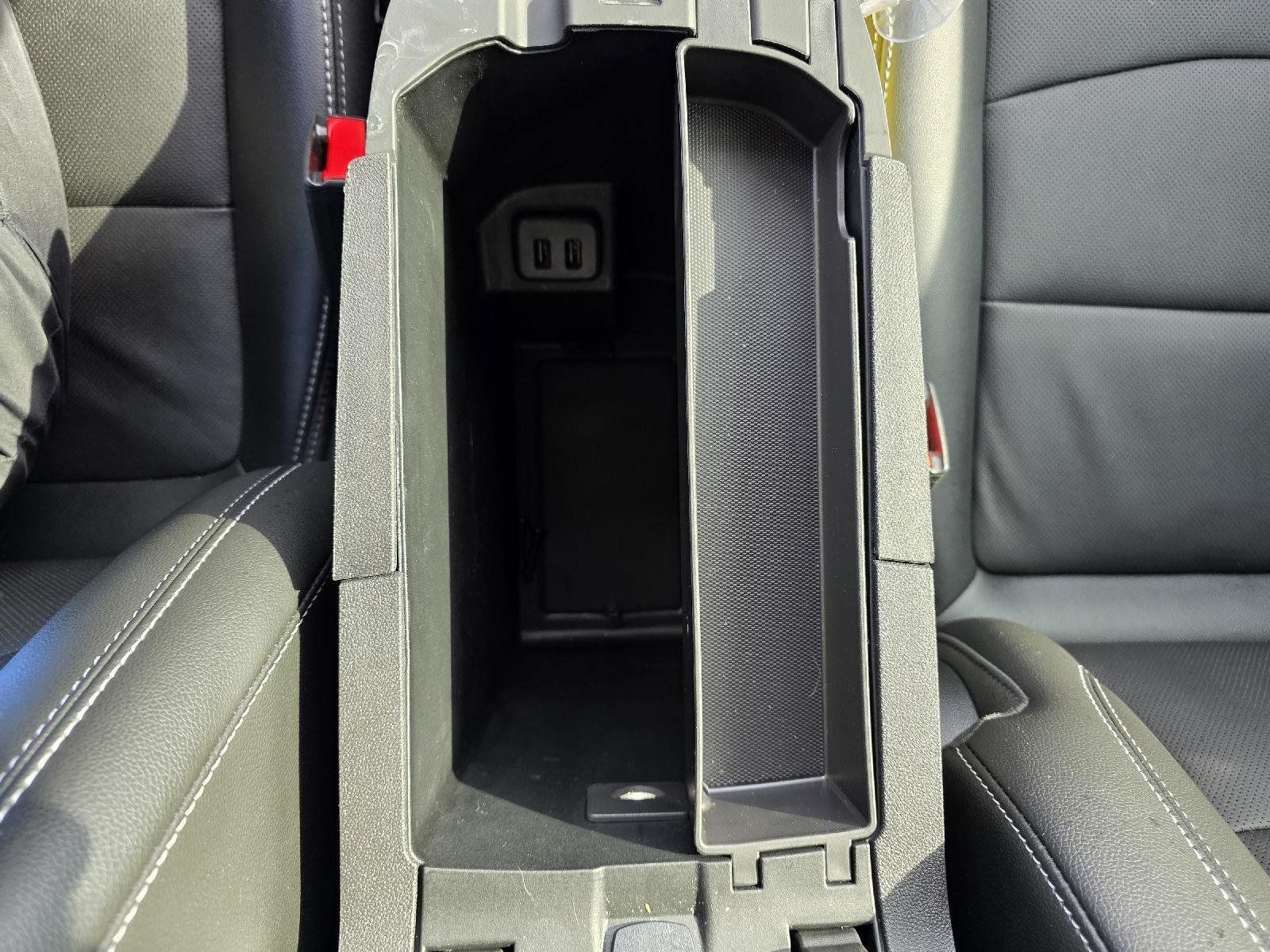 Used 2024 GMC Terrain SLT w/ Elevation Edition FWD image 26