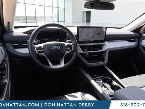 Used 2025 Ford Explorer Active w/ Active Comfort Package AWD/4WD image 14