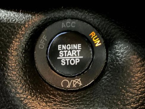 Used 2020 Jeep Cherokee Trailhawk w/ Cold Weather Group image 36