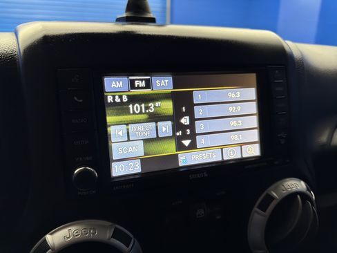 Used 2014 Jeep Wrangler Sport AWD/4WD image 18