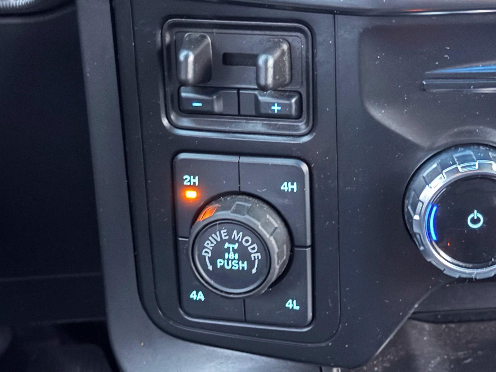 Used 2024 Ford F150 Lariat w/ Equipment Group 502A High AWD/4WD image 26