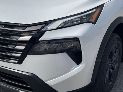 New 2026 Nissan Rogue SV FWD image 9