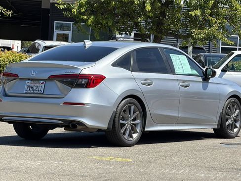 Used 2023 Honda Civic Sport image 4