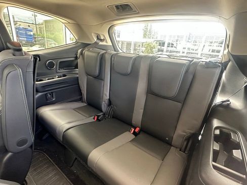Certified 2023 Subaru Ascent Onyx Edition Limited AWD/4WD image 9