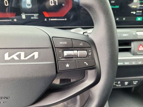 Used 2025 Kia K4 FWD image 23