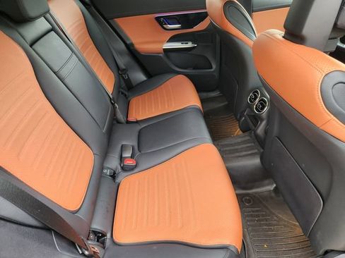 Used 2024 Mercedes-Benz GLC 300 4MATIC image 31