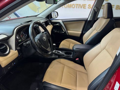 Used 2016 Toyota RAV4 Limited image 18