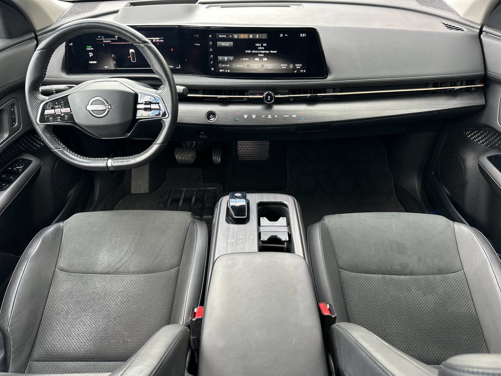 Used 2023 Nissan Ariya AWD image 12
