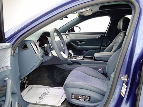 Used 2023 Bentley Flying Spur V8 image 39