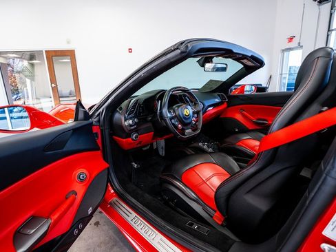 Used 2016 Ferrari 488 Spider image 40