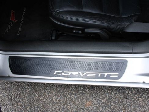 Used 2005 Chevrolet Corvette Coupe w/ Preferred Equipment Group RWD image 33