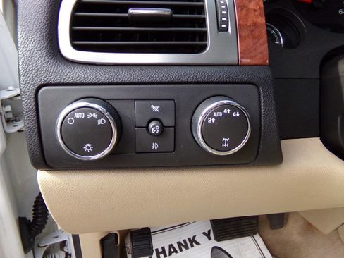 Used 2007 Chevrolet Suburban LTZ w/ LTZ Preferred Equipment Group image 18