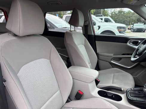 Used 2022 Kia Soul LX FWD image 15