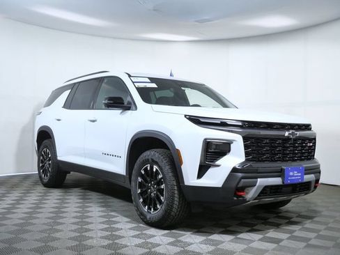 Used 2026 Chevrolet Traverse Z71 w/ Driver Confidence Package AWD/4WD image 1