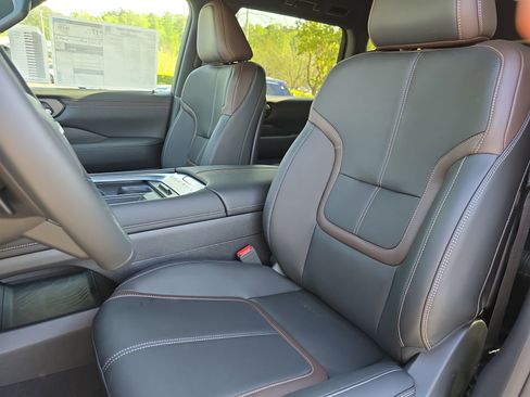 New 2025 Nissan Armada SL image 16