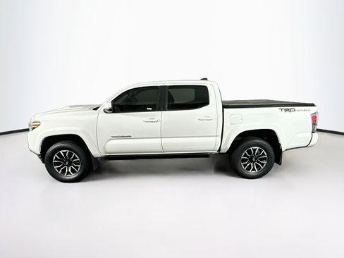 Used 2022 Toyota Tacoma TRD Sport w/ Technology Package RWD image 4