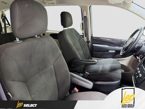 Used 2020 Dodge Grand Caravan SE image 27