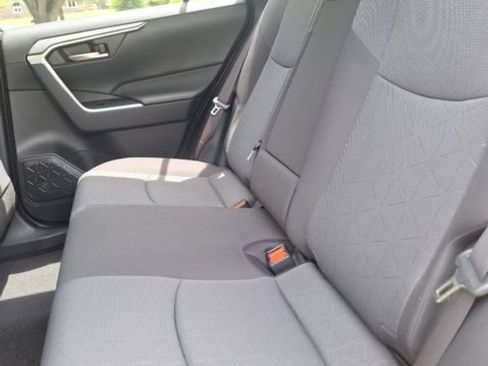 Used 2019 Toyota RAV4 XLE w/ Carpet Mat Package AWD/4WD image 17