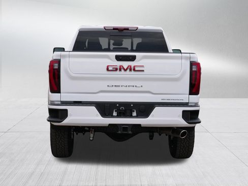 New 2026 GMC Sierra 3500 Denali w/ Denali Reserve Package AWD/4WD image 4