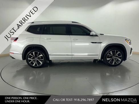 Used 2024 Volkswagen Atlas SEL Premium R-Line AWD/4WD image 5