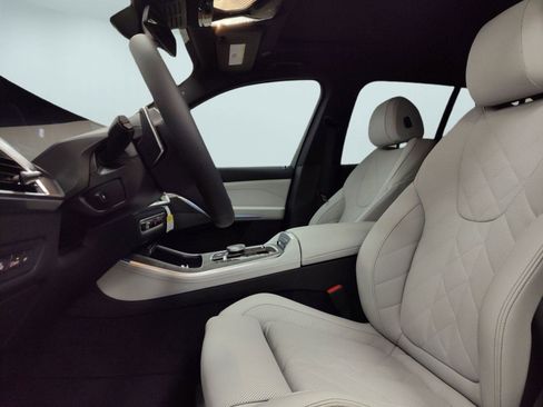 Used 2026 BMW X5 xDrive50e w/ M Sport Package image 5