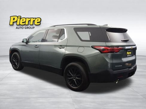 Used 2023 Chevrolet Traverse LT FWD image 2
