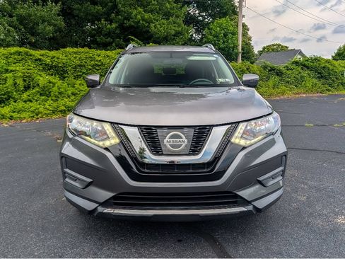 Used 2017 Nissan Rogue SV w/ SV Premium Package AWD/4WD image 2