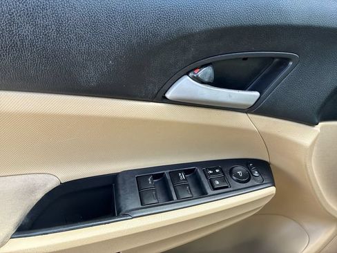 Used 2011 Honda Accord LX image 12