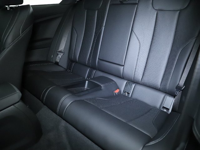 Used 2025 BMW 230i xDrive Coupe w/ Convenience Package AWD/4WD image 18