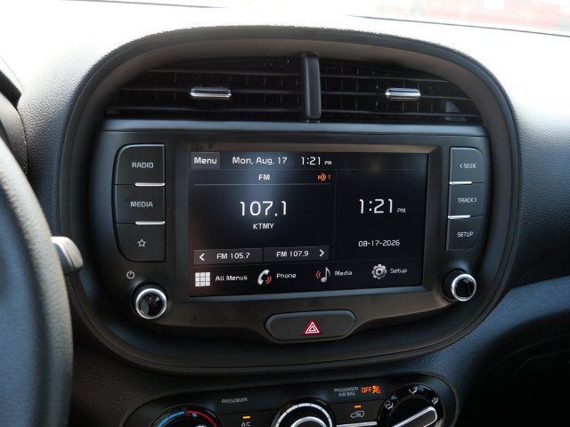 Used 2025 Kia Soul LX FWD image 22