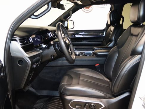 Used 2022 Jeep Wagoneer Series III w/ Premium Group I image 35