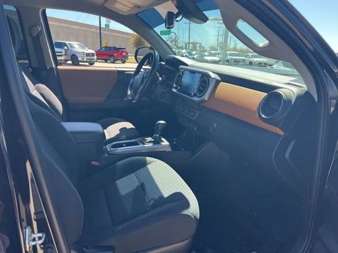 Used 2020 Toyota Tacoma SR5 image 11