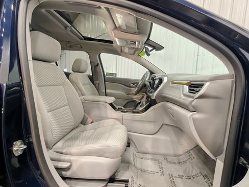 Used 2017 GMC Acadia SLE w/ Driver Alert Package I AWD/4WD image 27