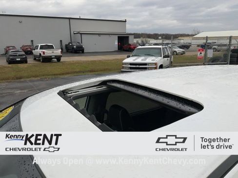 Used 2024 Honda Odyssey Elite image 12