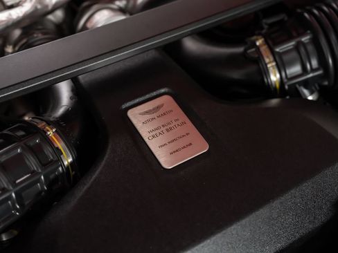 Used 2023 Aston Martin V8 Vantage Roadster RWD image 21