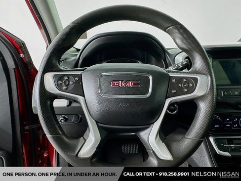 Used 2022 GMC Terrain SLE w/ Driver Convenience Package FWD image 11