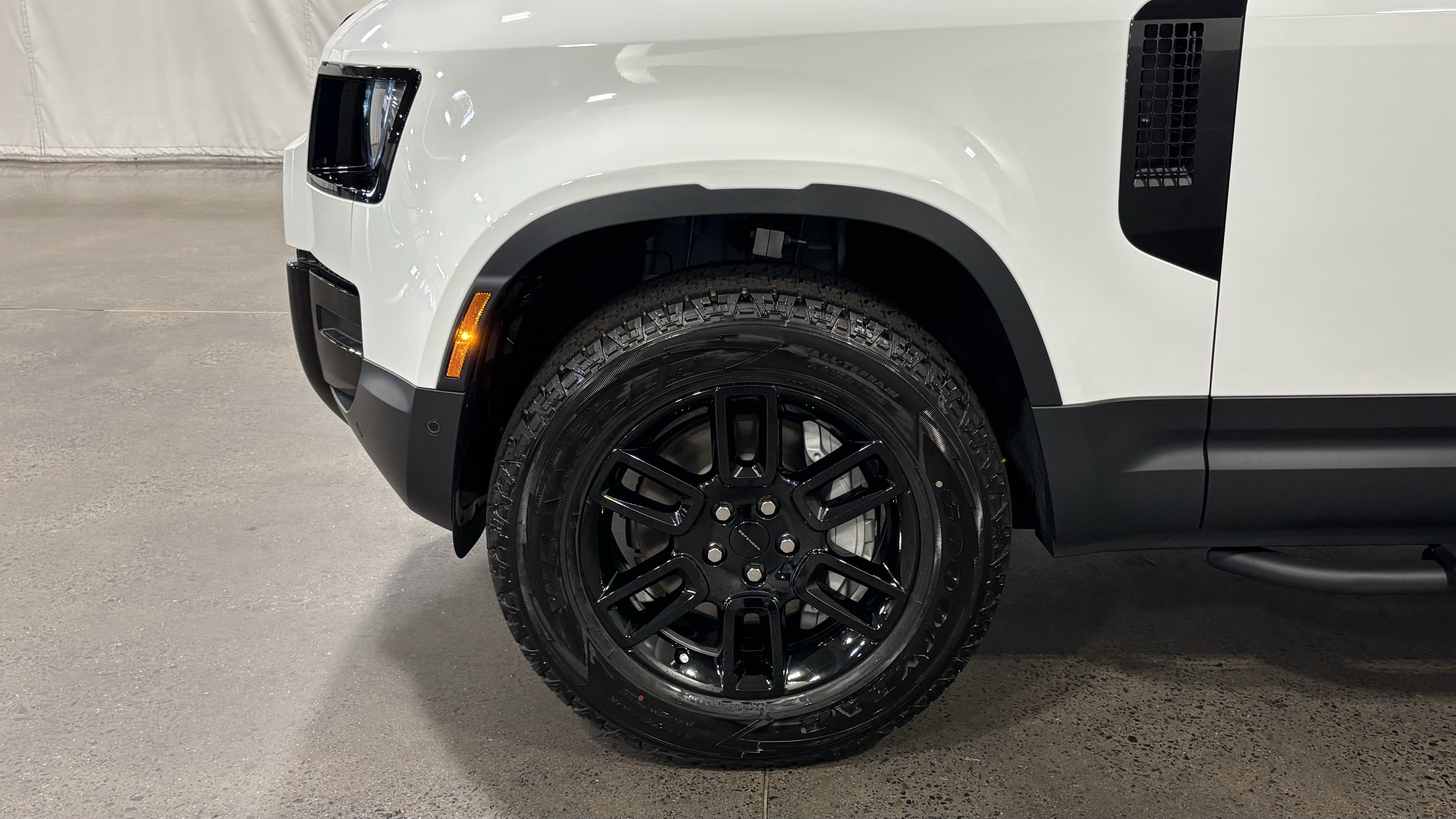 New 2026 Land Rover Defender 110 S AWD/4WD image 10